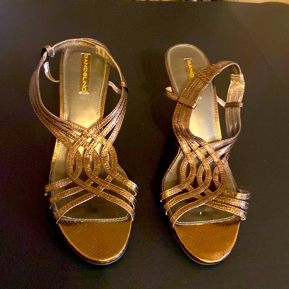 Bandolino gold strap sandals